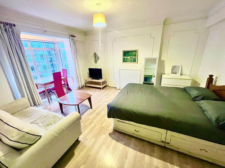 King-Sized Studio, 6Th Floor + Lift, Regent'S Park Лондон Екстер'єр фото