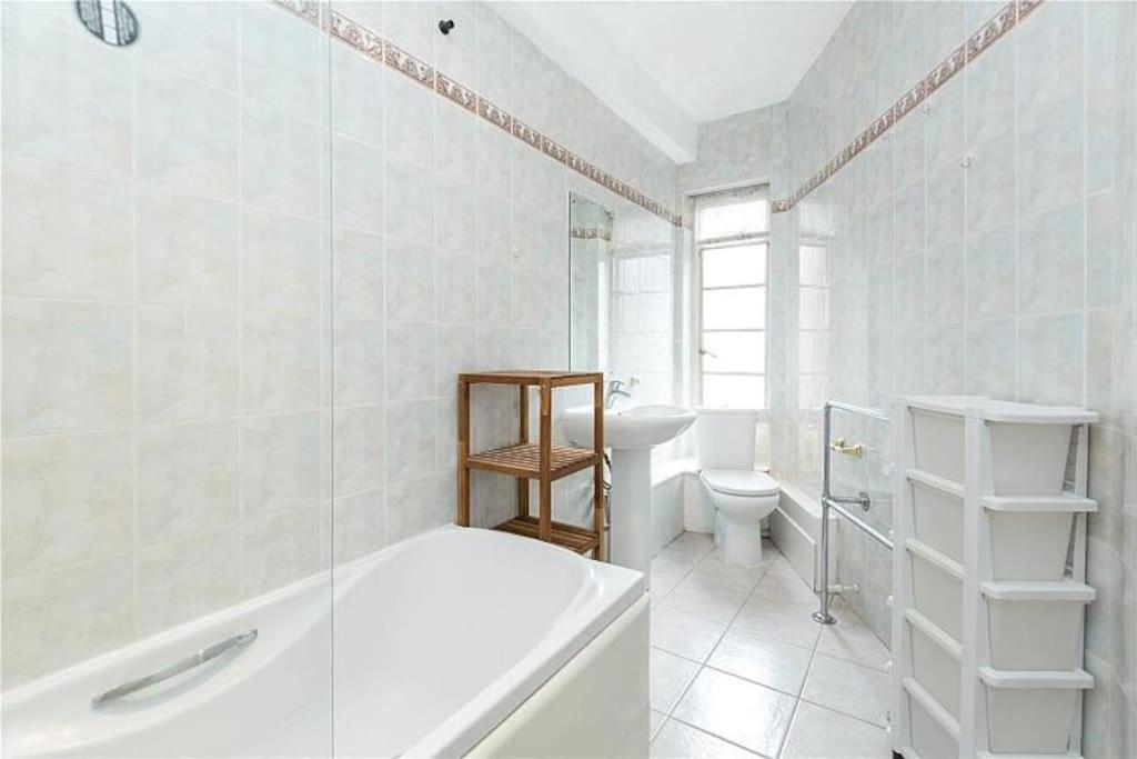 King-Sized Studio, 6Th Floor + Lift, Regent'S Park Лондон Екстер'єр фото