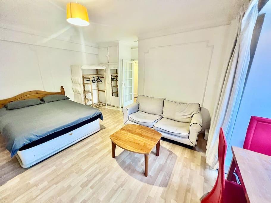 King-Sized Studio, 6Th Floor + Lift, Regent'S Park Лондон Екстер'єр фото